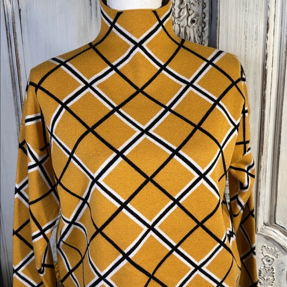 Tahari Mustard and Black Plaid Mock Turtleneck Long Sleeve Sweater NWOT - Picture 4 of 13